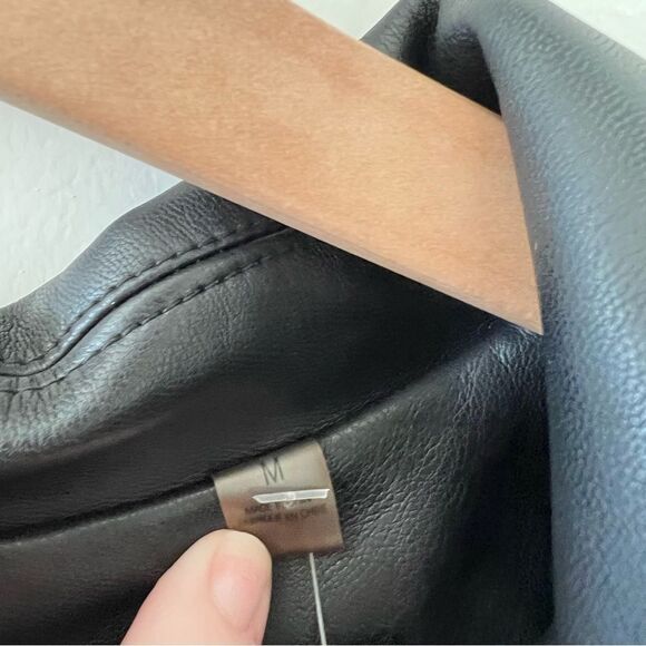 NWT Tahari Faux Leather Oversized Drawstring Trench Coat in Black M - Picture 4 of 7